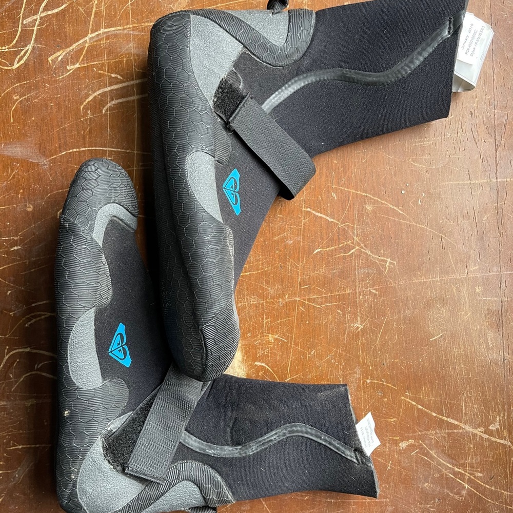 Wet suit booties